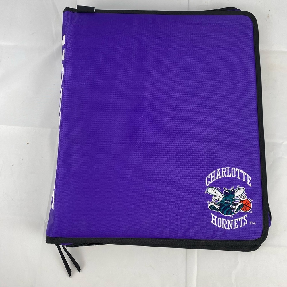 VTG 90s Charlotte embroid Hornets NBA basketball team purple zipper binder 3”